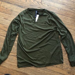 New light weight sweater great color size XS